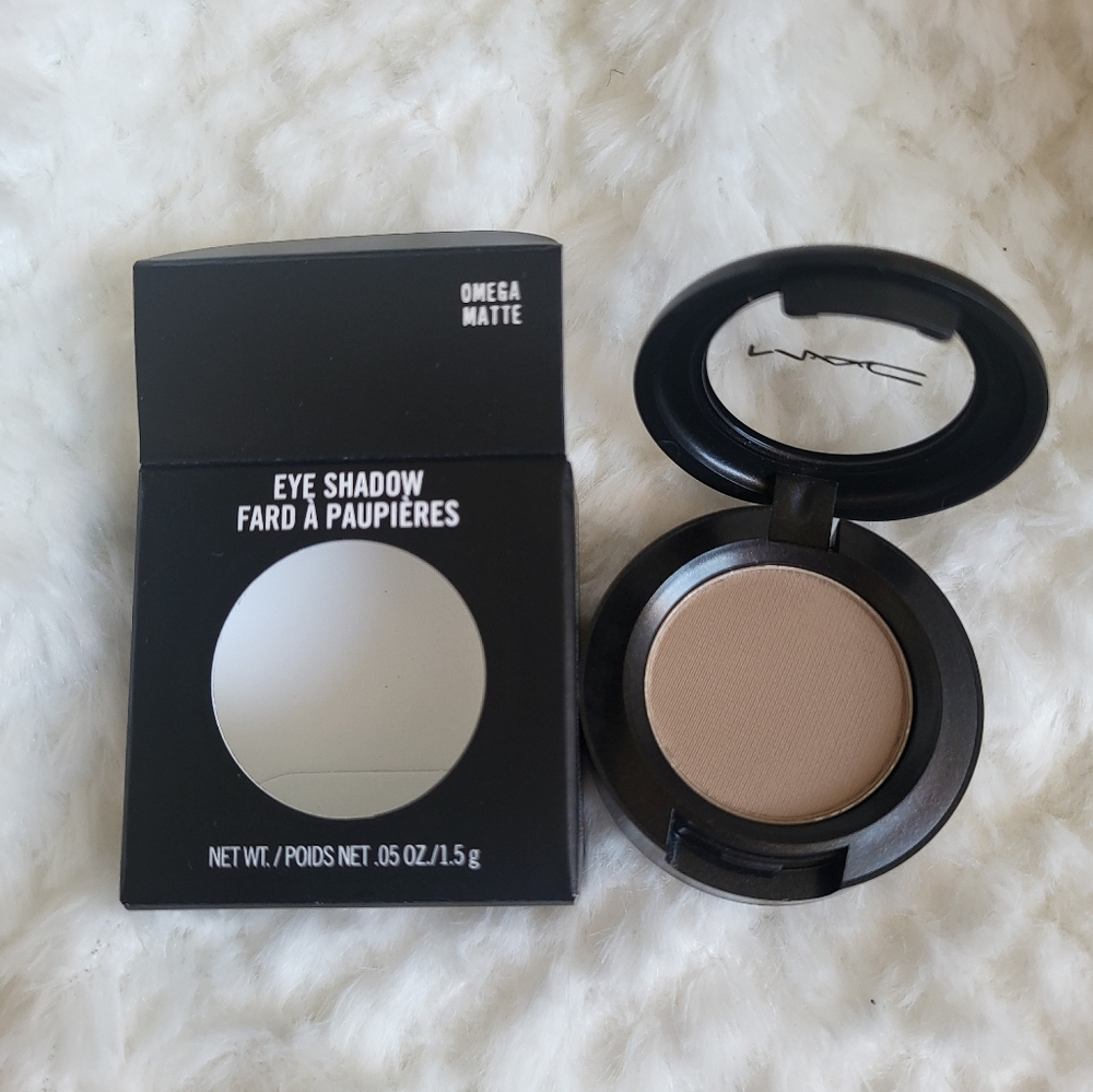 MAC EYE SHADOW*omega matte*